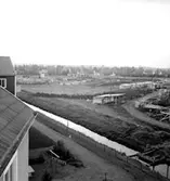 Byggnadsarbete, 3:e etappen.
Bilden tagen i samband med en särskild dokumentation som fotografen gjorde åt Stiftelsen Hyresbostäder Örebro.