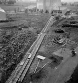 Byggnadsarbete, 3:e etappen.
Bilden tagen i samband med en särskild dokumentation som fotografen gjorde åt Stiftelsen Hyresbostäder Örebro.