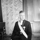 Svarta Örns ordens styrande råd, interiör, en man.
Inge Lagerstedt präst i Olaus Petri församling tillika regementspräst vid Livregementets grenadjärer I3.