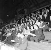 Oscarias 50 årsjubileum.Interiör, grupp.