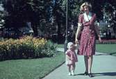 Promenad i Centralparken, 2 augusti 1945. Marianna Borg 1 år.