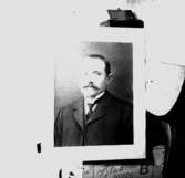 En man.Reproduktion efter ett porträtt.Beställare: Filip Andersson.