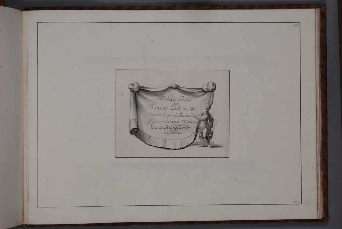 Kjell Hedberg, Kartusch till bokverk med avbildningar föreställande eldrör tagna som troféer av den svenska armén åren 1703-1706, utförda av syskonen Anna Maria och Philip Jakob Thelott. Avser troféer tagna vid Fraustadt den 3 februari 1706 under general Rehnskiölds anförande. Kartuschen troligen utförd av Thomas…