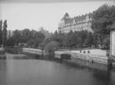 Örebromotiv. Svartån och Centralpalatset.
27 augusti 1940.