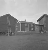 Högans hembygdsgård utanför Fjugesta.
13 augusti 1942.