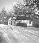 Hjälmarsbergs herrgård, exteriör.
17 februari 1943.
