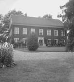 Viby prästgård, exteriör.
18 juli 1946