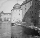 Örebro slott, exteriör.
7 mars 1949.
