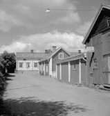 Bostadshus. Nora, kvarter Hägern 1.
Rådstugugatan 32, samt Fogdegatan.

juli - augusti 1954.