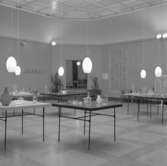 Örebro läns museum, utställningen Glas och textil, Orrefors, Sofia Widén och Alice Lund.
9-20 oktober 1954.