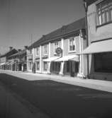 Bostadshus och affärsbyggnader. Kungsgatan 40, Lindesberg.
juli - augusti 1955.