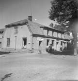 Bostadshus och affärsbyggnader. Storgatan 25, Askersund.
juli-december 1956.