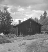 Finnåkvarn, byggnad.
4 augusti 1956.