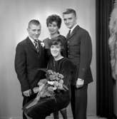 Bröllop, brudpar och ett par.Bengt-Göran Danielsson