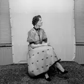 Hårdemonstration (modevisning) på hotell Laxbrogården i Kopparberg, en kvinna.