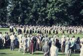 Folkdans och spelmansstämma i Örebro 16-19 juli 1965 i samband med Örebros 700 årsjubileum.
Massuppvisning i Stadsparken.