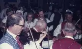Folkdans och spelmansstämma i Örebro 16-19 juli 1965 i samband med Örebros 700 årsjubileum.
