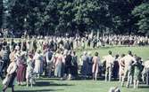 Folkdans och spelmansstämma i Örebro 16-19 juli 1965 i samband med Örebros 700 årsjubileum.
Massuppvisning i Stadsparken.