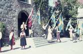 Folkdans och spelmansstämma i Örebro 16-19 juli 1965 i samband med Örebros 700 årsjubileum.
Uttåg från Nikolaikyrkan.