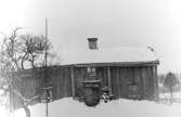 Boningshus.
Trösslingstorp.
Vinterbild.
Mars 1945.