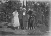 Grupp fem personer (tre kvinnor och två män).Karl Hedström