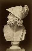 Staty (byst).
Ajax (antik).
Nr.1877.
Original in Florenz.
Fotografiet rör Wilhelmina Lagerholms konstnärliga verksamhet.