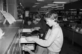 Verksamhet på Kållereds bibliotek, år 1984.

För mer information om bilden se under tilläggsinformation.