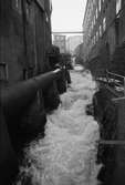 Kvarnbyfallet i Mölndal, år 1984. Närmast till höger Stora Götafors.

Fotografi taget av Harry Moum, HUM, Mölndals-Posten, vecka 12, år 1984.