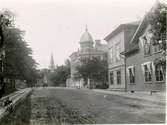 S:t Olofsgatan, f.d. Järnvägsgatan, mot kyrkan.