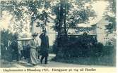 Hertigparet på väg till hotellet (Ungdomsmötet på Mösseberg 1907).