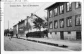 Hus vid Järnvägsgatan, närmast t.h. Järnvägsg. 24. Järnvägens hus revs omkring 1965. Följande två hus Järnvägsgatan 28-30.