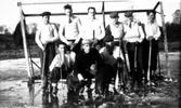 Bandylag Uddagården till höger första raden Arvid Svensson 
1930-talet.