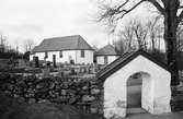 Kållereds kyrka, exteriör, år 1984.

Fotografi taget av Harry Moum, HUM, Mölndals-Posten, vecka 13, år 1984.