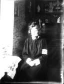 Barnsköterskan Ragnhild Flodén, Gårestorp Olofstorp. Född 1904, död 1945. Dotter till Emma Flodén.