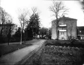 Kv. Läkaren. Lasarettet från bostäderna.