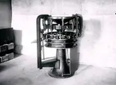Haglunds rullgardinfabrik. Karusellpress för mont. av mekanismer 1930.