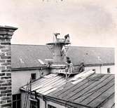 J.A. Forss Hattfabrik. Ombyggnad av skorsten 1950.