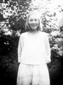 Astrid född 1909, dotter till Albert Johansson, Storgatan 25.