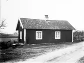 Gustav Ramströms hus, låg vid Floby skola precis i vägkanten där vägen tar av till Karlagården.