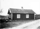 Gustav Ramströms hus, låg vid Floby skola precis i vägkanten där vägen tar av till Karlagården.