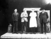 Floby mejeru. Ragnar Sundström, John Hermansson, mejerskan Hulda Fält och mejeristen Friberg.