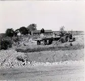 Åttagården öster om Midfalegatan. På bilden är Åke och Joh. Andersson 