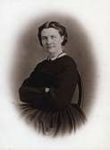En kvinna.
Wilhelmina Lagerholm (1826-1917).
Se även 2008:28:84