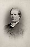 En man.
Albert Ekström, hovpredikant i Vingåker. Gift med Sofia Nikolina 