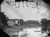 Svartån, före kanalens byggande.
Bostadshus till vänster på bilden (Olaigatan 26 ?)