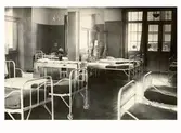 Interiör från en sjuksal på Kustsanatoriet Apelviken under 1920-talet.