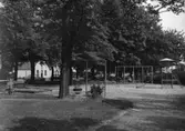 Lekplatsen Strandgatan 52-54, 1972.