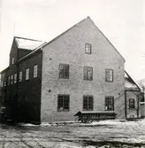 Falköpings tidning före tillbyggnaden 1957. Foto från kyrkomuren.