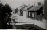 Kv. Tunnbindaren 4. Repslagaregatans övre del 1930. Närmast Repslagaregatan 18. Kv. Nattvakten. Nedanför: Repslagaregatan 20 och Rödestensgatan.