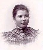 Holm, banmästarens dotter.